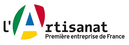 Logo L’Artisanat avec un symbole circulaire multicolore (vert, rouge, jaune) intégrant un “A” stylisé en bleu, accompagné du texte “L’Artisanat – Première entreprise de France”